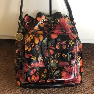 listing-status-banner